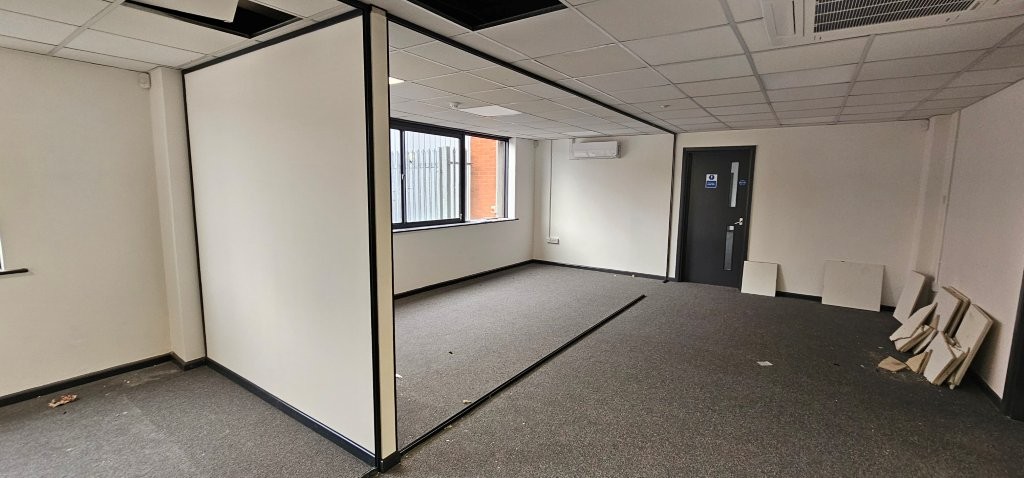 Dividing partitions in place - glass tracks installed