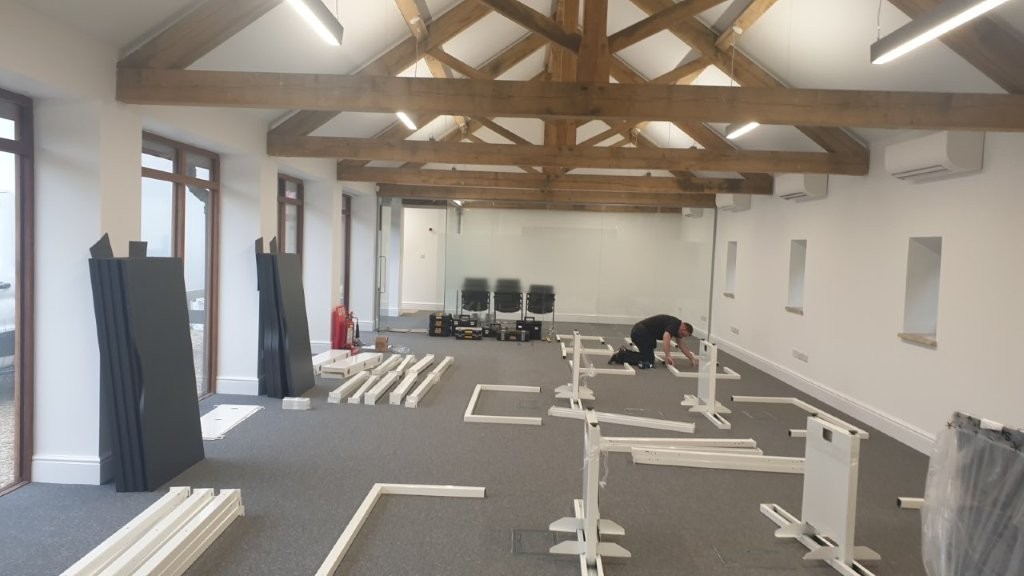 Laying out furniture bits