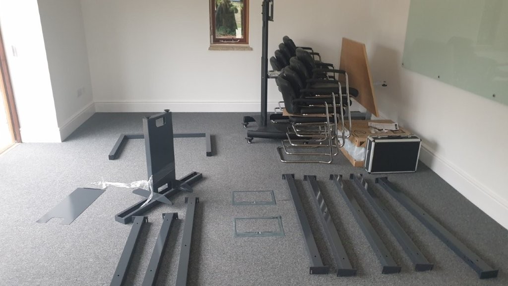 Laying out furniture bits