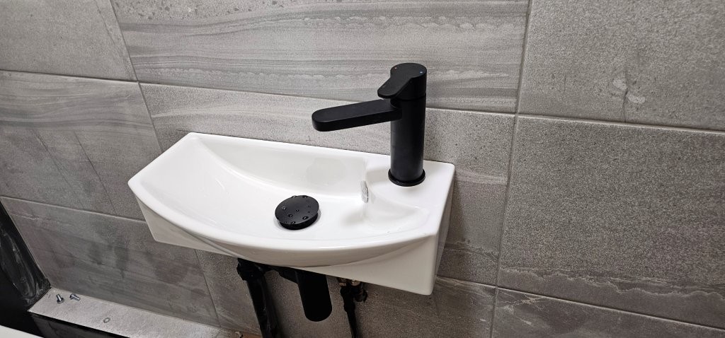 Slimline basin