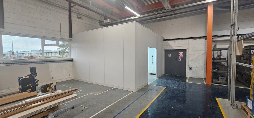 New inspection room partitions
